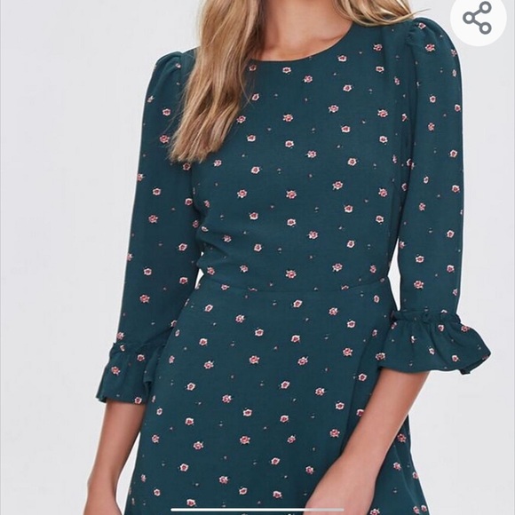 Forever 21 Green Ruffles Hem - Picture 4 of 12